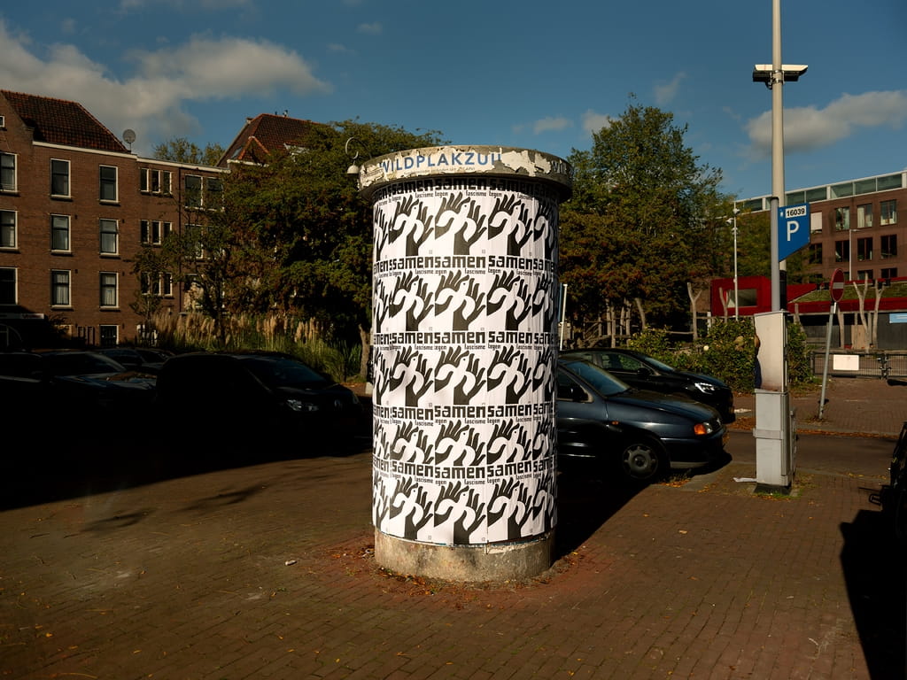 Verzet tegen fascisme begint met deze poster voor je raam