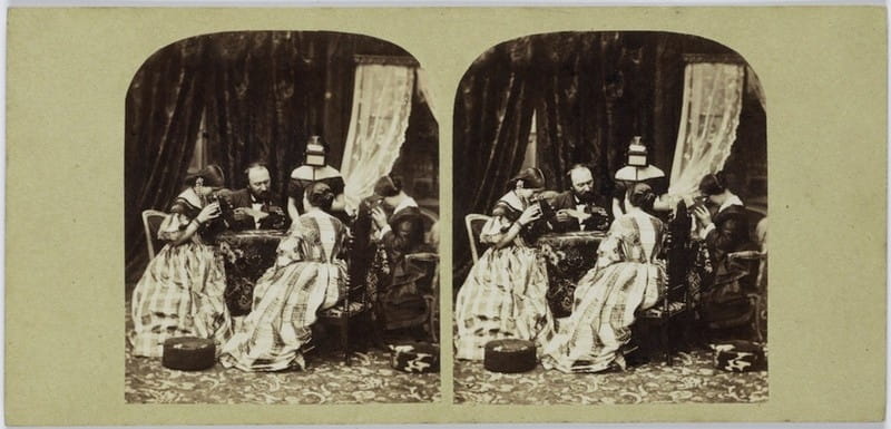 Stereofoto. Alexis Gaudin, zijn vrouw en enkele modellen bekijken stereofoto’s, anoniem, 1860. Bron: Rijksmuseum