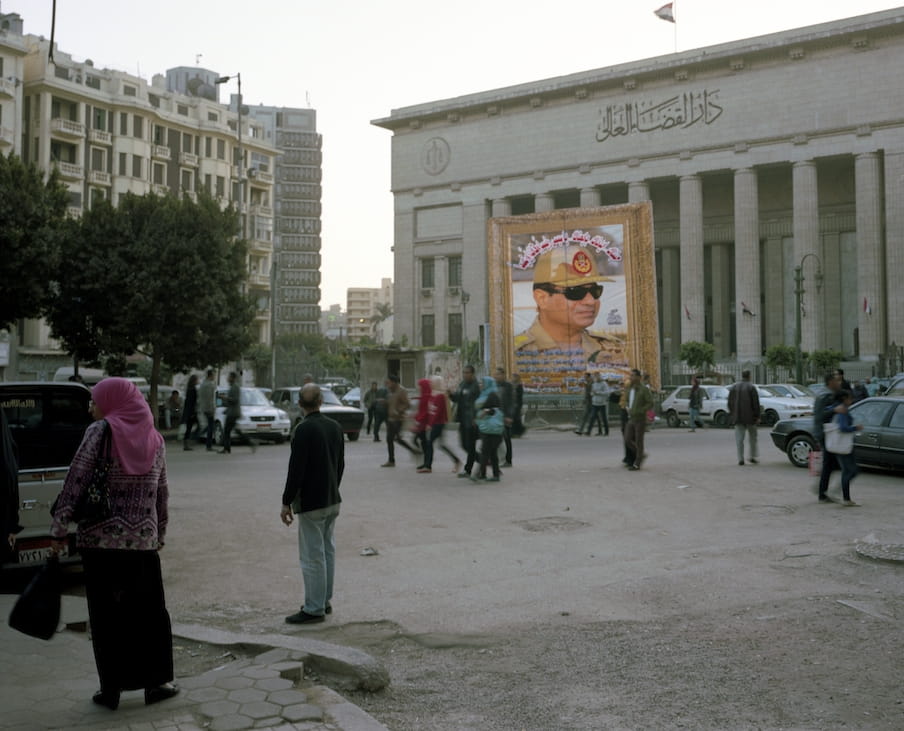 Portret van Sisi voor het gerechtsgebouw in Caïro. Foto: Mark Nozeman