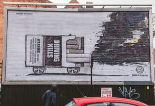 Birmingham. Paul Insect: Driving Kills. Beeld: Brandalism