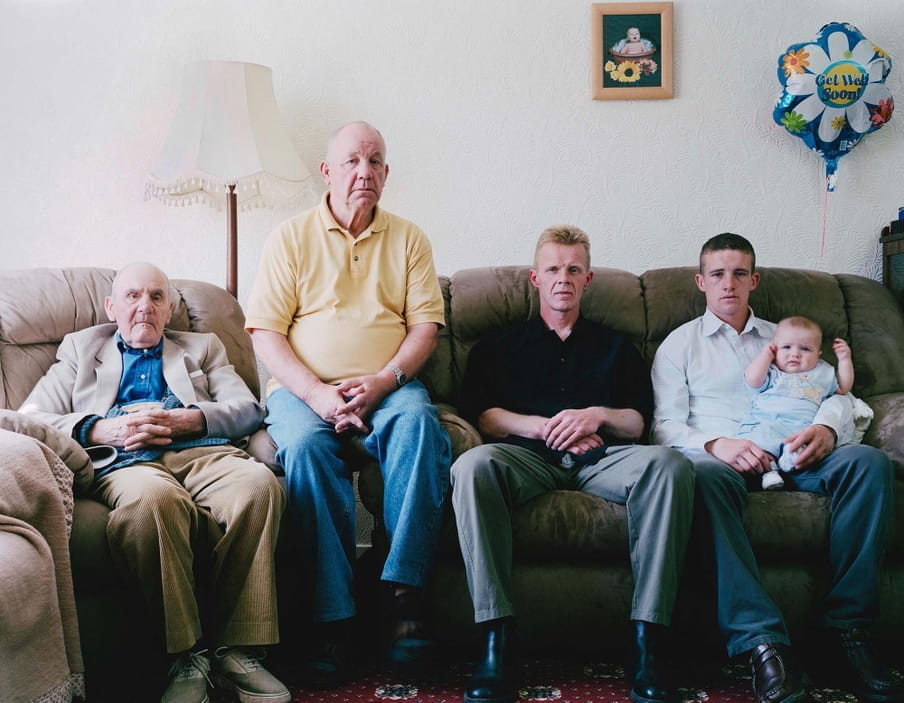 John Owen (92), Gerald Owen (67), Steven Owen (40), Chris Owen (21) en Connah Owen (6 months) uit de serie Generations door Julian Germain