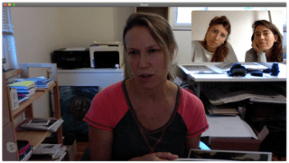 Isabelle van Hemert en Tamar Stelling spreken fotograaf Lynn Alleva Lilley via Skype.