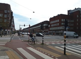 De Hoofdweg kruising Jan van Galenstraat in 2017.