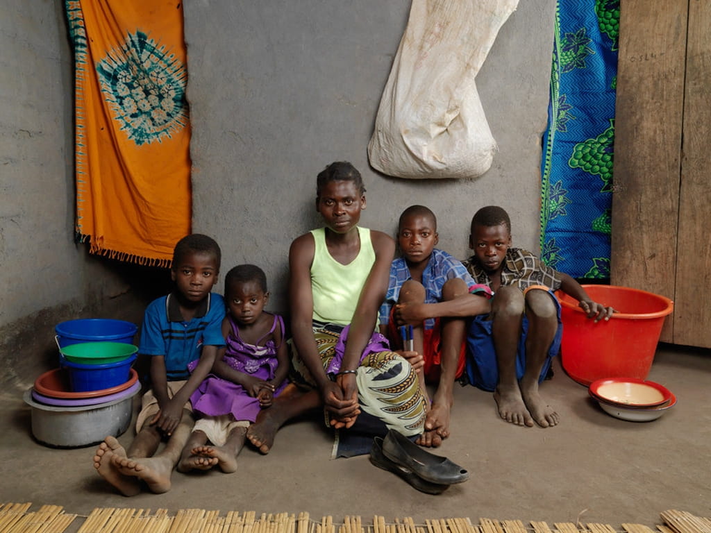 Zo ontsnap je aan armoede in het armste land ter wereld - De Correspondent