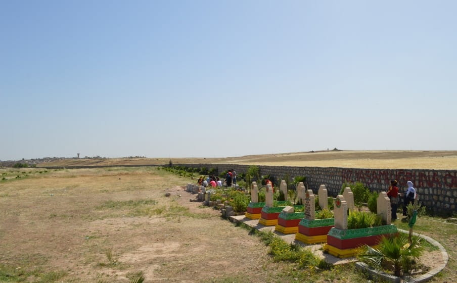 De speciale martelaarsbegraafplaats in het grensstadje Nusaybin (Turkije). Foto: Tan Tunali