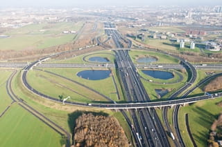 Knooppunt Oudenrijn nu. Bekend van de filemeldingen.