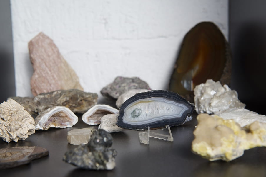 De stenenverzameling van Martijn Kroezen. Foto: Thomas Donker (voor De Correspondent)