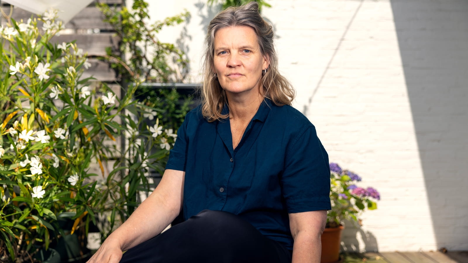 Kun je liefhebben zonder je te laten kennen? Marijke Schermer schreef